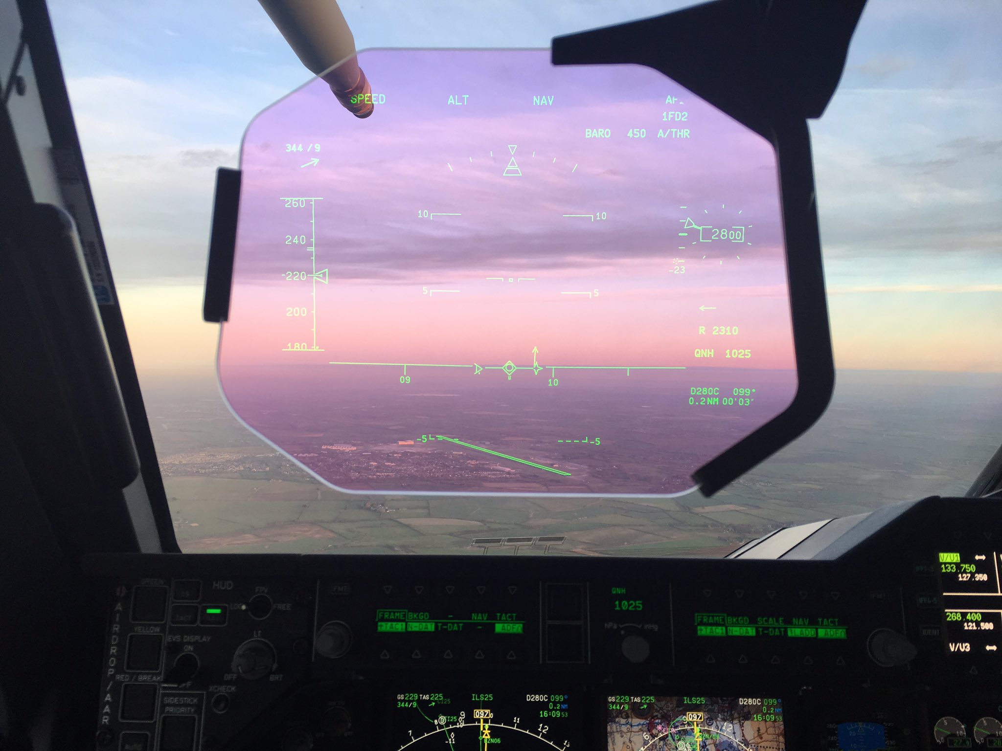 DQOv3CNX0AEhqga?format=jpg&name=large