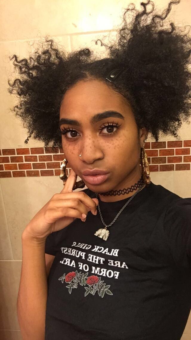 Black Girls Are The Purest Form Of Art. 🌹

Serving you all this #BlackGirlMagic on this beautiful Monday.