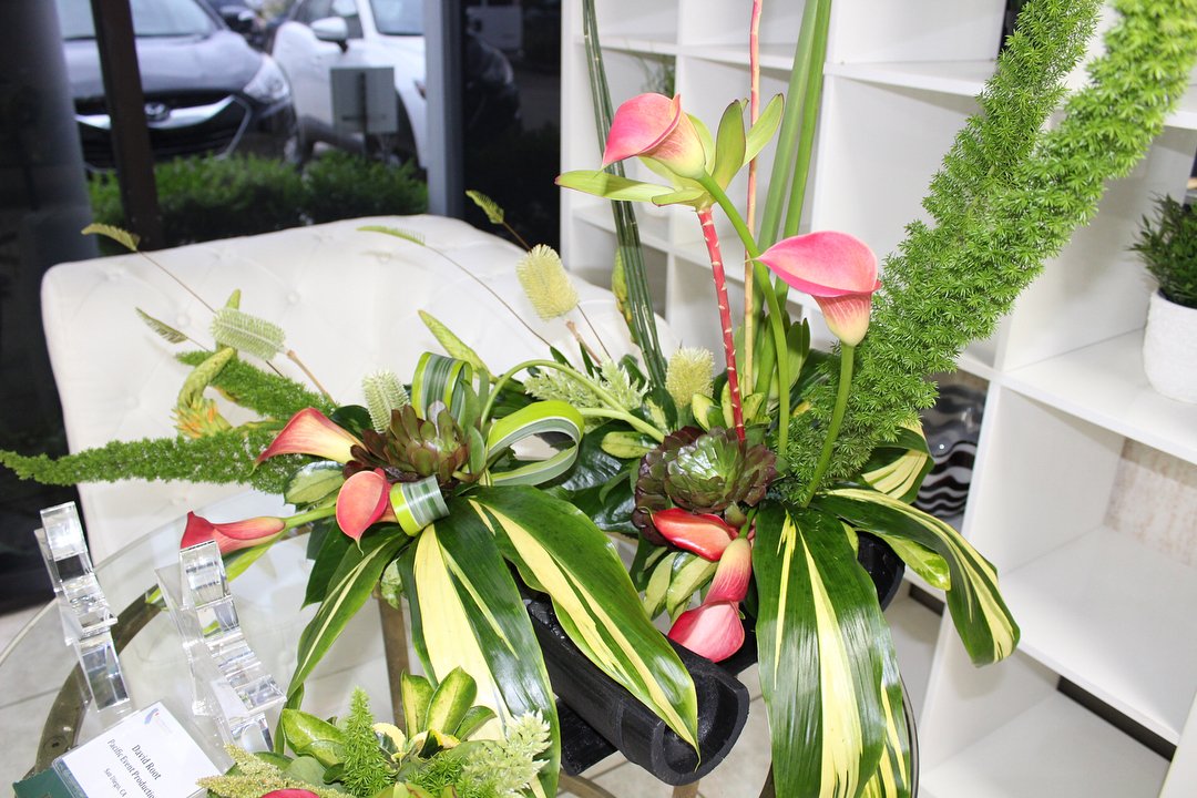 PEPCreative's tweet photo. A very big CONGRATS to our super talented floral designer, David Root, who competed in the California State Floral Association top design competition and won People's Choice Award AND First Place with his Japanese inspired look! 🏆Congratulations David! https://t.co/co04Iro3vJ
