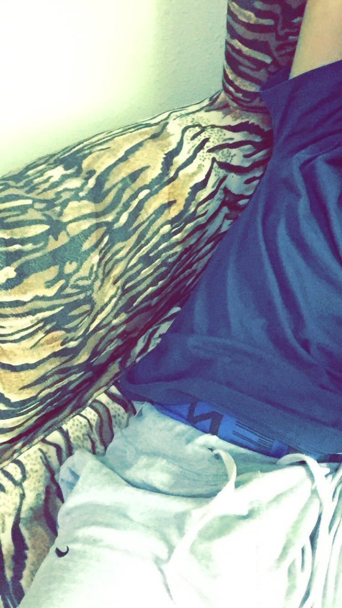 RPD1900's tweet photo. من وده نتقابل ونحنحن بعض انا وياه لين نقول بس 🌚❤

-
#سالب #مبادل #موجب #مبادل_الدمام #سالب_الدمام #موجب_الدمام #موجب_الشرقية #سالب_الشرقية #مبادل_الشرقية #مبادل_الجبيل #موجب_الجبيل #مبادل_الخبر #موجب_الخبر https://t.co/NroHJYdbyi