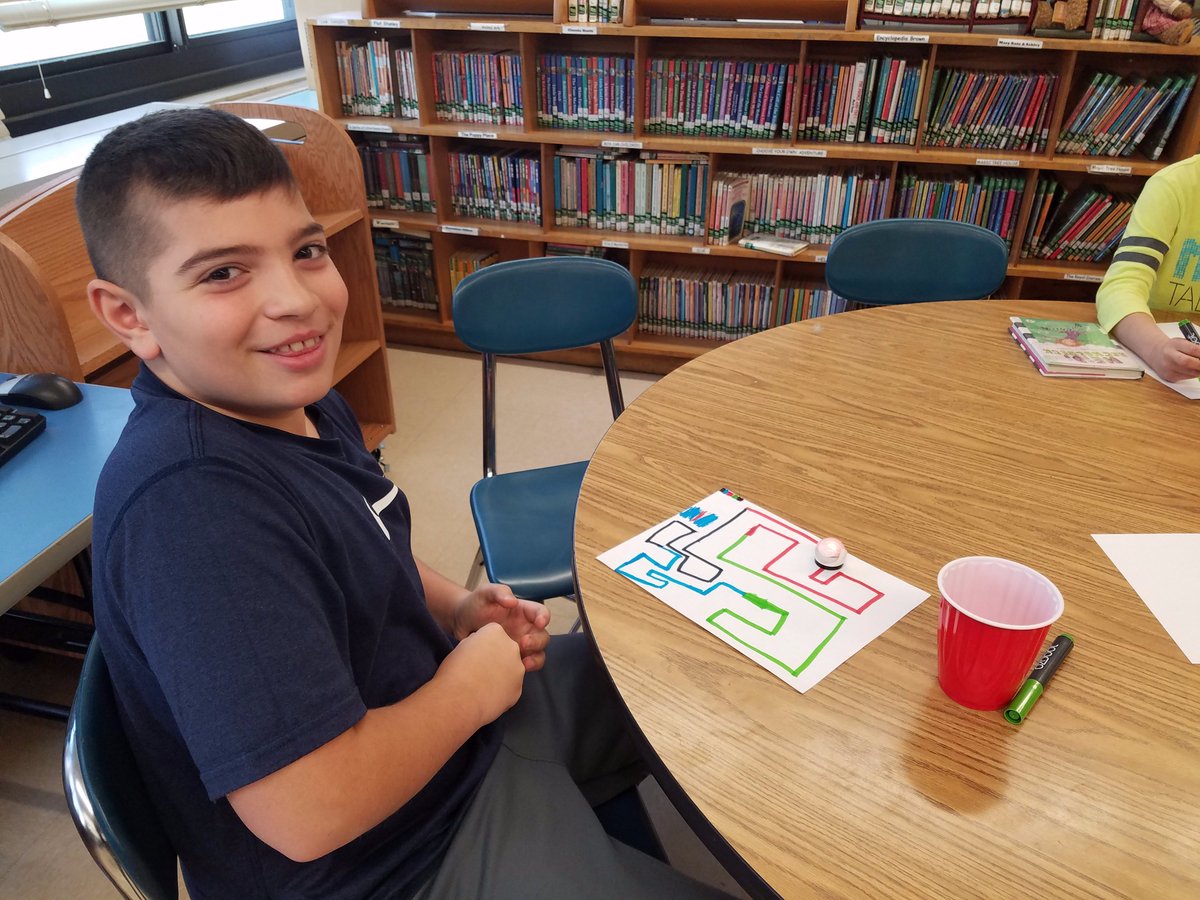 SHUFSDlib's tweet image. Birchwood 4th graders were Ozo-awesome today coding with Ozobots! #computerscience4all