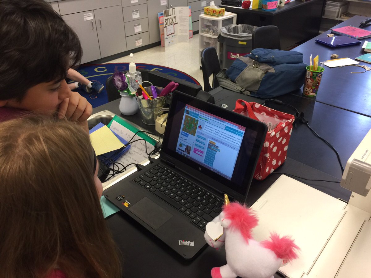 amcknight_01's tweet photo. Pumped to see my super coders totally enthralled with learning coding skills for our Hour of Code @codeorg @Gifted_HCPS @LakeMagdaleneES #HourOfCode2017 #GiftedHCPS https://t.co/02wyaQAHIX