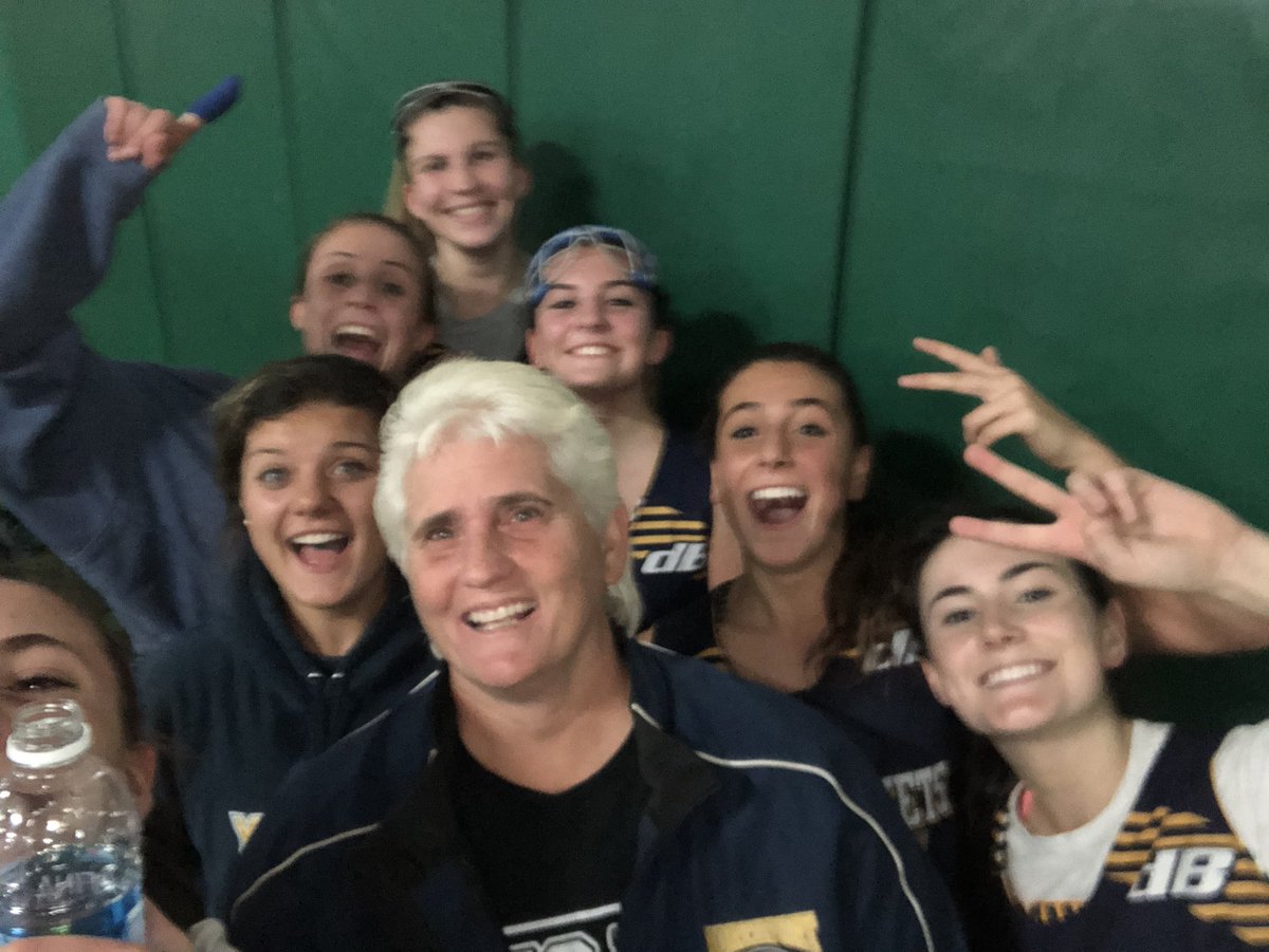 LIYELLOWJACKETS's tweet photo. Having a blast at winter league with the squad!!❤️🐯🐯🐯#NPT#TIGERS https://t.co/SRNLmaFm4w