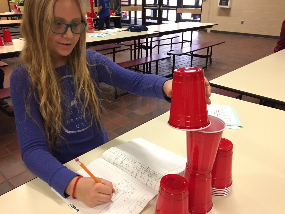 chapmanthinkers's tweet photo. HOC = perseverance, logical thinking, &amp; accuracy - one incorrect symbol &amp; your "robot" partner can't create your stack! https://t.co/63fZ8vy5ur