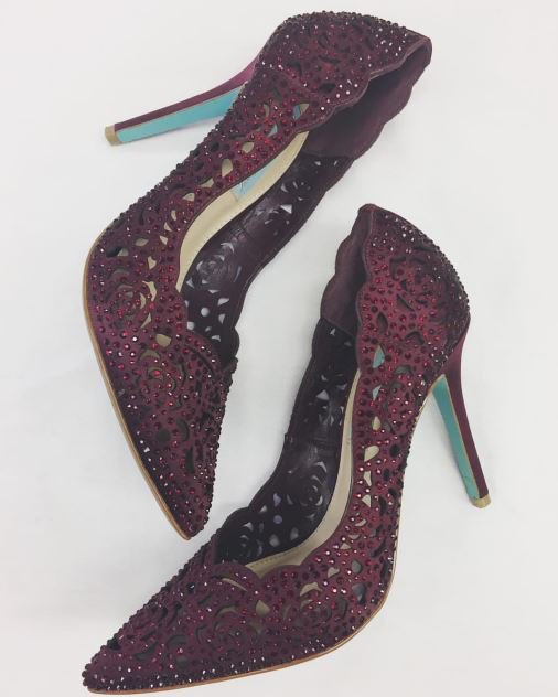 StyleEncore's tweet image. The treasure hunt never ends when shopping at Style Encore! These gently-used Betsy Johnson heels comes to you from Style Encore - Omaha Central, NE!