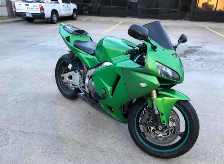 AhmadMahdawi__'s tweet photo. Cbr 1000 rr , Ducati 749 S Teststretta , Cbr 600 , and 2017 Ninja 650 for sale! HMU https://t.co/eVkE9FlasJ