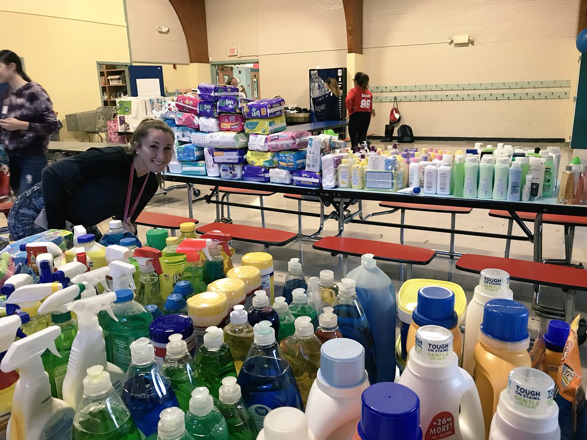 WhsCharacterEd's tweet photo. All organized for the holidays 👍🏼🎊🎄 #productive #toiletrydrive #givingback #wehavegoodcharacter #goodstart https://t.co/86DPK2xuW7