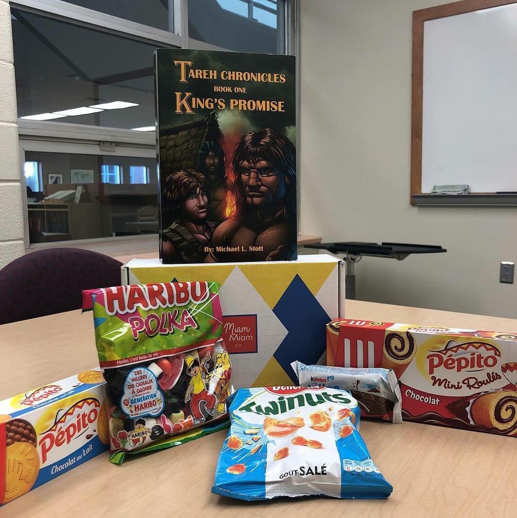MiammiamBox's tweet photo. Awesome pic! Another happy satisfied customer 🇫🇷 
Thank you for sharing morganthereader 🇫🇷❤️️

Here's how to get your box: https://t.co/Z9tfqvQr6q
🎅🏼❄️🎁🌲⛄️🍭 https://t.co/x9g1BMHdDz