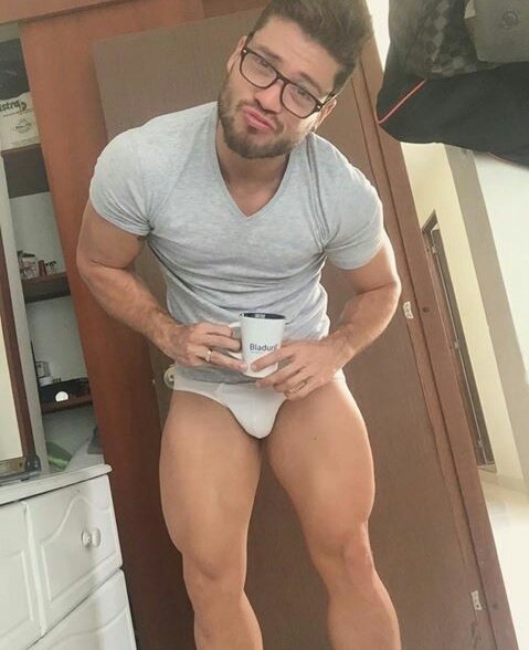 DeCabroncito's tweet photo. Se antoja un cafesito.
#mucleman #machorico https://t.co/fY8zYIxR2M
