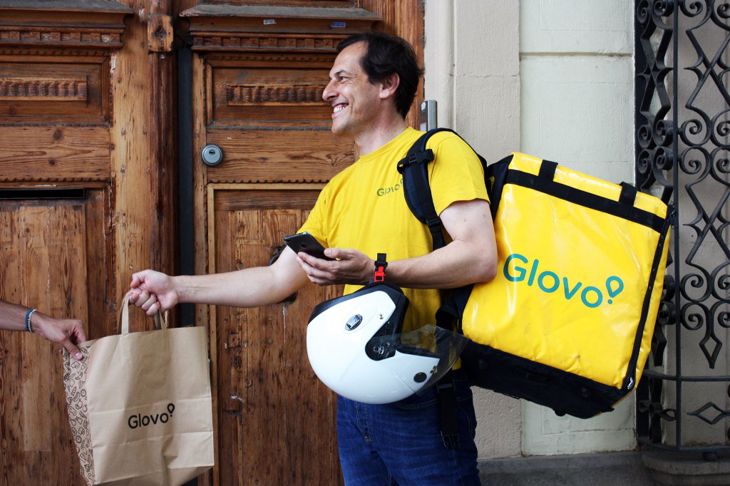 pymepe's tweet photo. Llega a Perú Glovo, la plataforma de delivery on demand, de la mano de Cabify https://t.co/Kxpbj7Z078 https://t.co/yuv88b2Zux