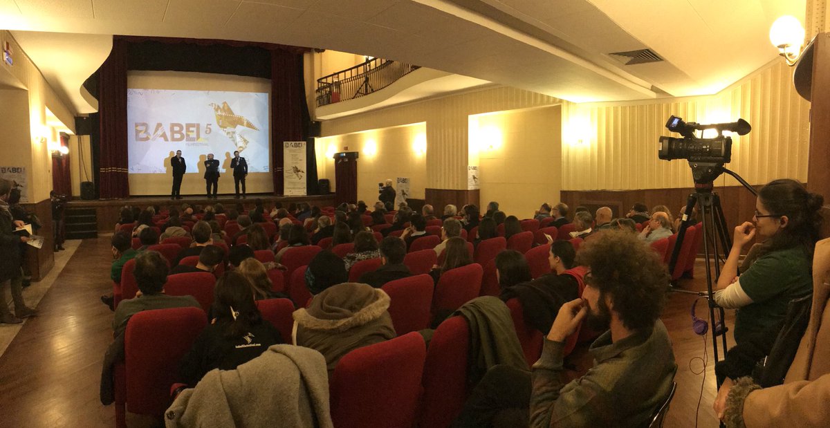 CinetecaSarda's tweet photo. Breve riassunto per immagini della serata inaugurale del #BabelFF 2017!
#babel5 #salvatoremereu #subtitlesheroes #auditoriumcomunale #casteddu #sardigna https://t.co/pjOSShUQC2