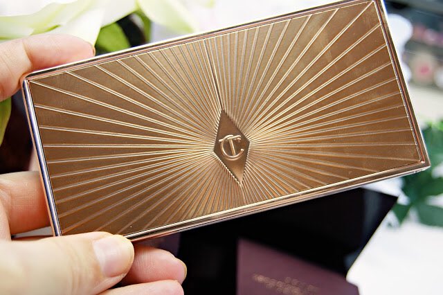 sonini92's tweet photo. 💕Nuevo post en el blog enseñando el dúo bronceador e iluminador de Charlotte Tilbury🖤 https://t.co/hpIdJzi9OT #blog #blogger #bblogger #beauty #beautyblog #beautyblogger #makeup #makeupblog #makeupblogger #pll https://t.co/xqpH1RKH1G