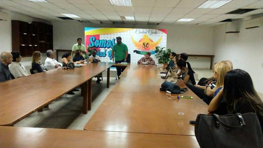 UntAlonsoOjeda's tweet photo. Reunión de Abogados en Defensa del Voto para el #10 #DefendamosAlZulia con @manuelrosalesg y #LagunillasNoSeRinde con @MERVINMENDEZQ https://t.co/HNpWM6ol9Y