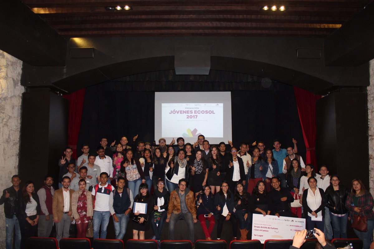 RoadsMakerAC's tweet photo. Entrega de reconocimientos a  los Jóvenes Ecosol 2017 Michoacán.
#IMJUVE
#SEDESOL
#IJUMICH https://t.co/uxLmfmiCWe