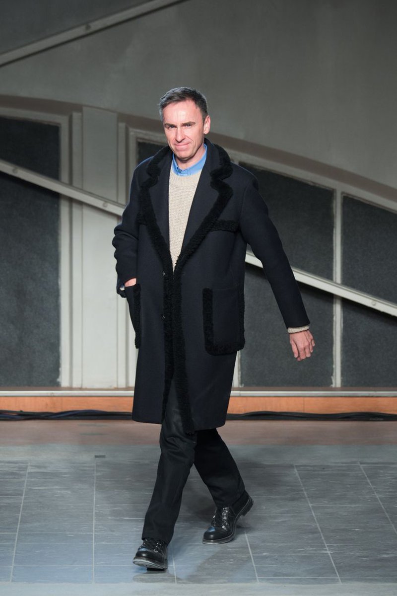 Congratulations Raf Simons - Designer of the Year at the 2017 #FashionAwards! vogue.uk/mzDQLf