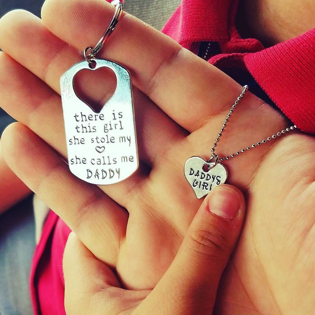 DaddyDaughterHF's tweet photo. Check out this gift that one of my DDHF brothers got for me.  So sweet ❤ https://t.co/OboDYatIWO https://t.co/fcfOaCmSYy