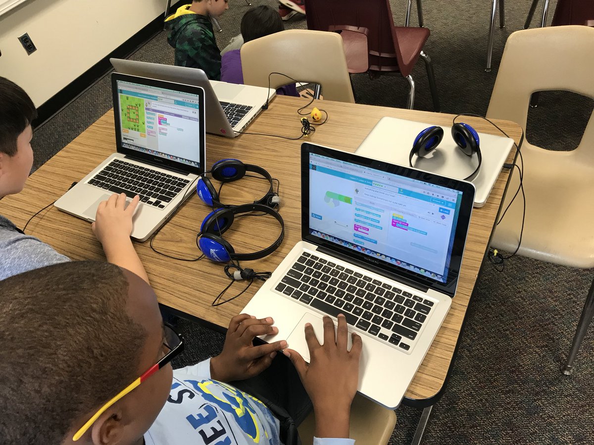 hcpss_ces's tweet photo. It’s the Hour of Code!
#CelebrateHCPSS #newdayHCPSS #HCPSShourofcode
#HourofCode https://t.co/Xizy71THSU