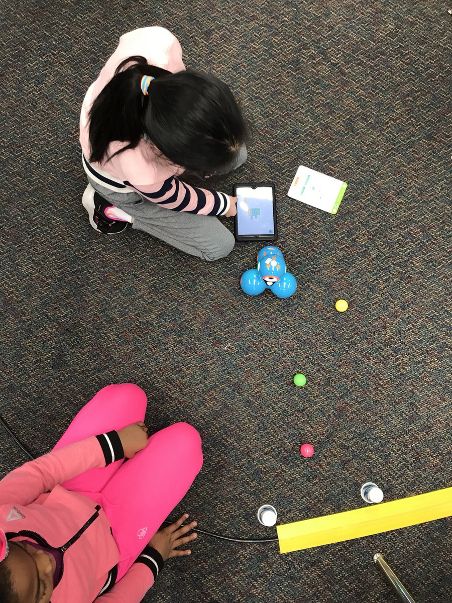 hcpss_ces's tweet photo. It’s the Hour of Code!
#CelebrateHCPSS #newdayHCPSS #HCPSShourofcode
#HourofCode https://t.co/Xizy71THSU