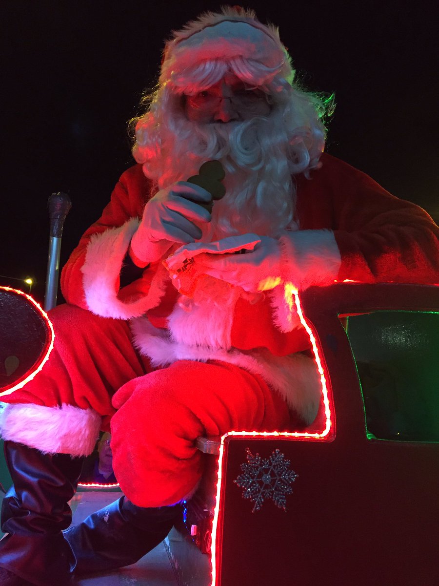 coventrysanta's tweet photo. #santa enjoying a homemade gingerbread man given to him from a lovely little girl this evening m! #thisiscoventry 🎅🏽😃#charity #christmas https://t.co/cpyn8bJPMN