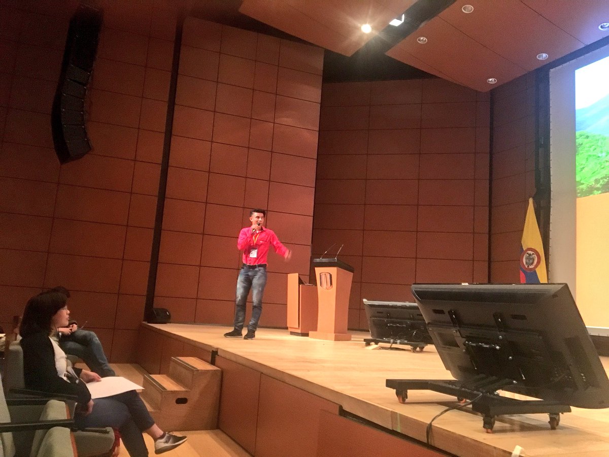 Hacerlapazes's tweet photo. El es Willington Perez Youtuber de planadas - tolima y miembro de @ftzstudio Radio digital para construir participación ciudadana! #BuildPeace2017 https://t.co/pDYvc8zzPP