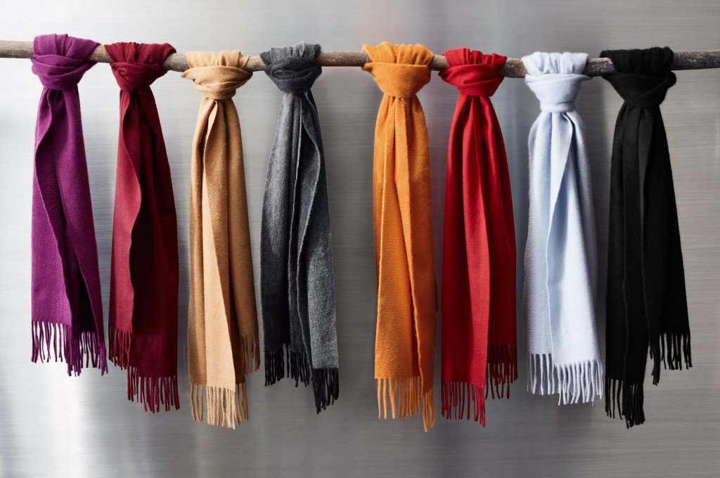 Color in 100% cashmere. Which hue is calling you" #GiftsForEveryone https://t.co/TAAMVEsAsr https://t.co/j0Lx7o0tIb