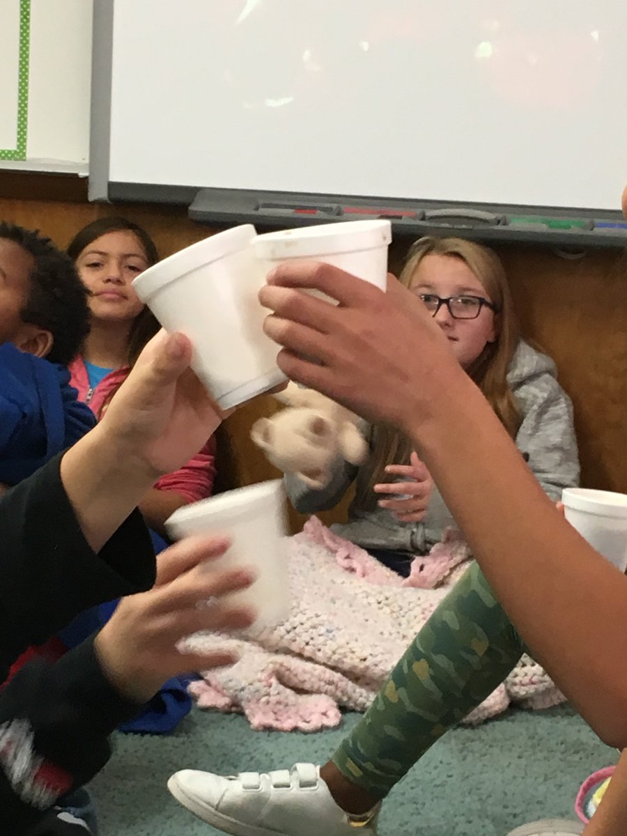 MrsGordonFO's tweet photo. Our "Wonder" party was so much fun... hot chocolate, blankets, a faux fireplace (best I could do 😂), and a great read. What could be better? #FORocks @FOpanthers https://t.co/OsGVM8s12G
