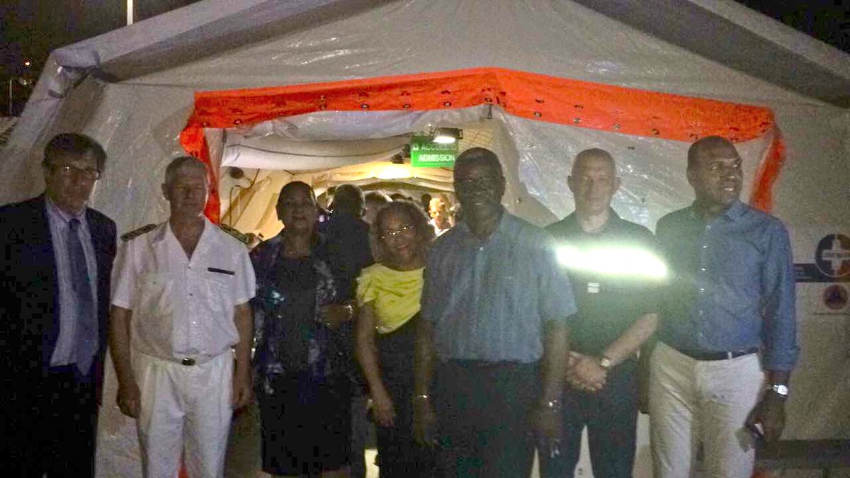 Au <a href="/Chu_Gpe/">CHU DE LA GUADELOUPE</a>, avec le <a href="/Prefet971/">Préfet de Guadeloupe</a> et mes collègues élus, pour visiter notre hôpital provisoire <a href="/ESCRIM_FRANCE/">ESCRIM-FRANCE</a> qui a commencé à accueillir ses premiers patients hier. Notre objectif demeure de pouvoir rouvrir notre CHU au plus vite dans les meilleures conditions de sécurité.
