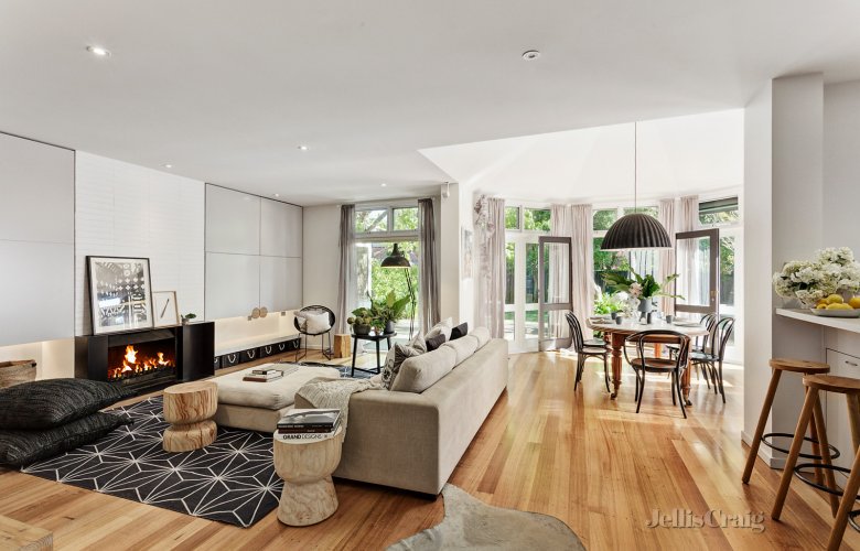 ReconDaily's tweet photo. #Prahran's period beauty with impressive modern proportions. https://t.co/LjzDWJzPfu #VIC #forsale #Victorian #doublefronted @JellisCraig https://t.co/ggmpH1hfdL