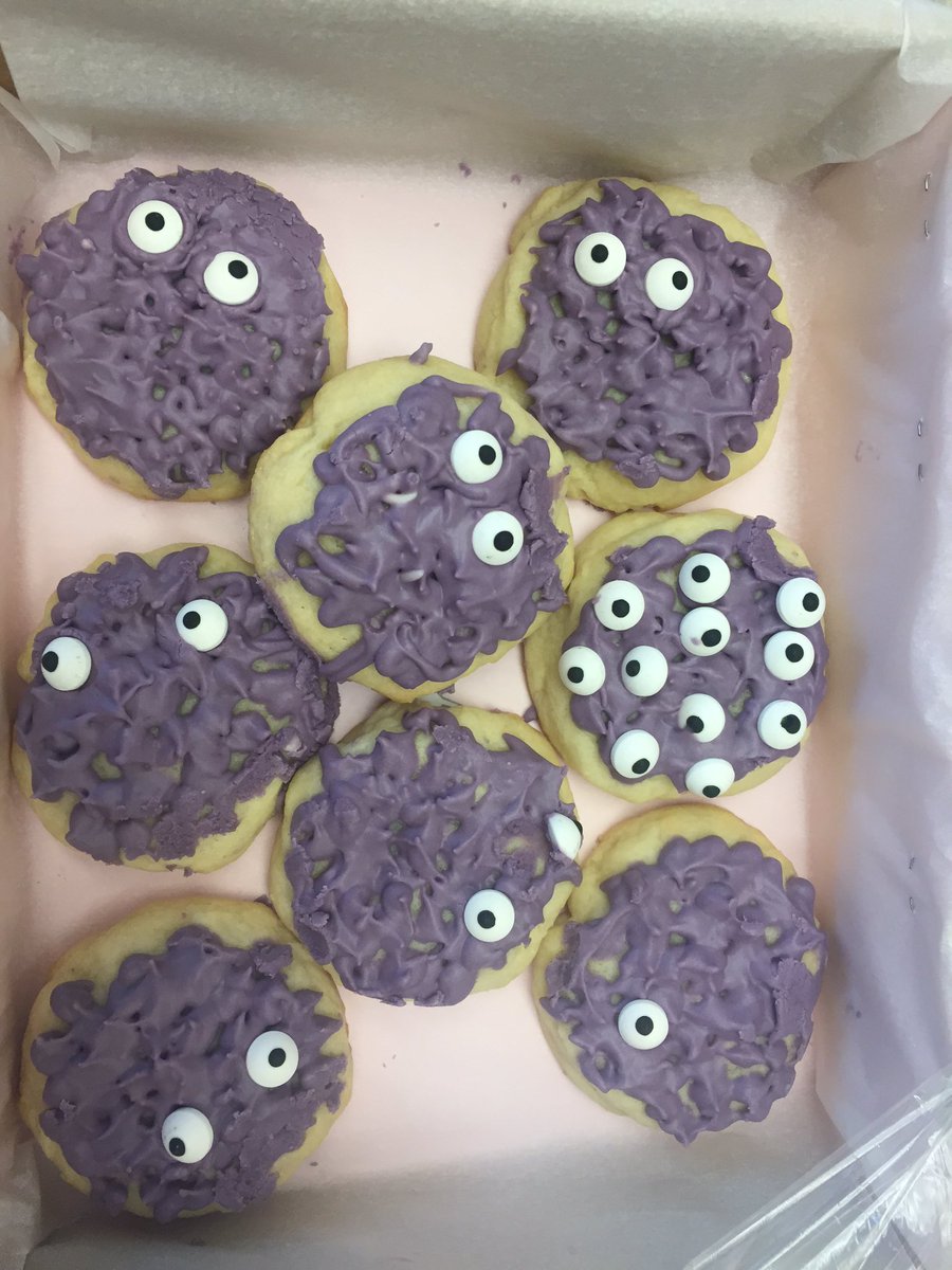 h2_Lo's tweet photo. OMG my students made me urchin cookies!!!! Can you guess the species?
#EducationalandDelicious https://t.co/YVM7ajz365