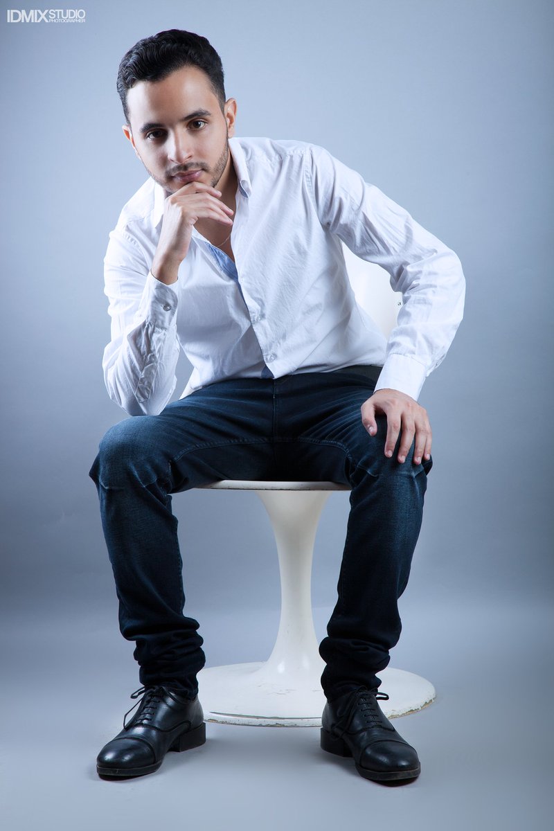SalimHaloui's tweet photo. من الجلسة التصويرية الأخيرة 📸😌
#photo #shooting #singer #fashion #pose #morocco #arab #look #portrait #performance #wear #man https://t.co/yLOzULBK0v