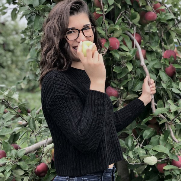 BUKappaDelta's tweet photo. Meet our new VP Membership, Layla. She is a junior in the College of Communications studying mass com and advertising with a minor in business administration. From outside of Philly, Layla loves Philly soft pretzels, cooking and spending quality time with friends. #MeetTheCouncil https://t.co/6vLR12aYSj
