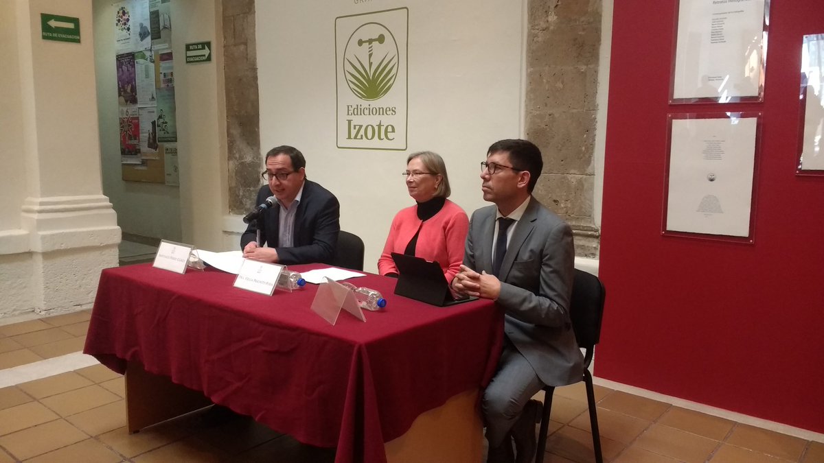 munaemexico's tweet photo. Gracias a los medios que nos acompañaron en la rueda de prensa de #EstampayLucha y #EdicionesIzote los esperamos en la inauguración el 8-12-17. https://t.co/FumrceChBi