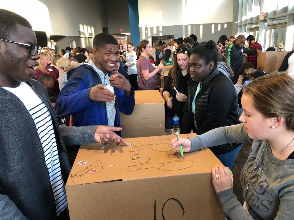 tcteens521's tweet photo. Yesterday was incredible! Our Teens and servant leaders from @TCTransformers came together to serve families in our communities. The boxes represent more than just presents. They represent love, joy, peace and ultimately God's presence with us. #RollOutHope #Jesus #SquadLove https://t.co/XhX2Our2kB