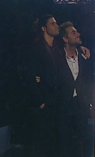 nut_moon_'s tweet image. AVETE VINTO! #GFvip #belliebravi 💙#TeamBossari