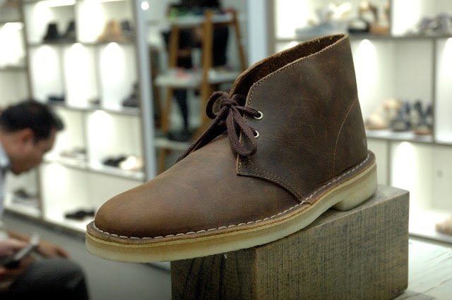 dudeforfood's tweet photo. Timeless classic. The Mens Desert Boot by Clarks, expert shoemakers since 1825, now open at SM Aura. More on my blog at https://t.co/GPjds53pPm #dudeforfood #soloexpeditions #clarksaura #clarksph #footwear #clarksdesertboots #travel #inspiredtravels https://t.co/dTh5JWCbUK