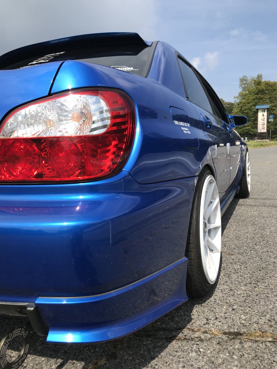 斜め後ろから見えるタイヤが好き