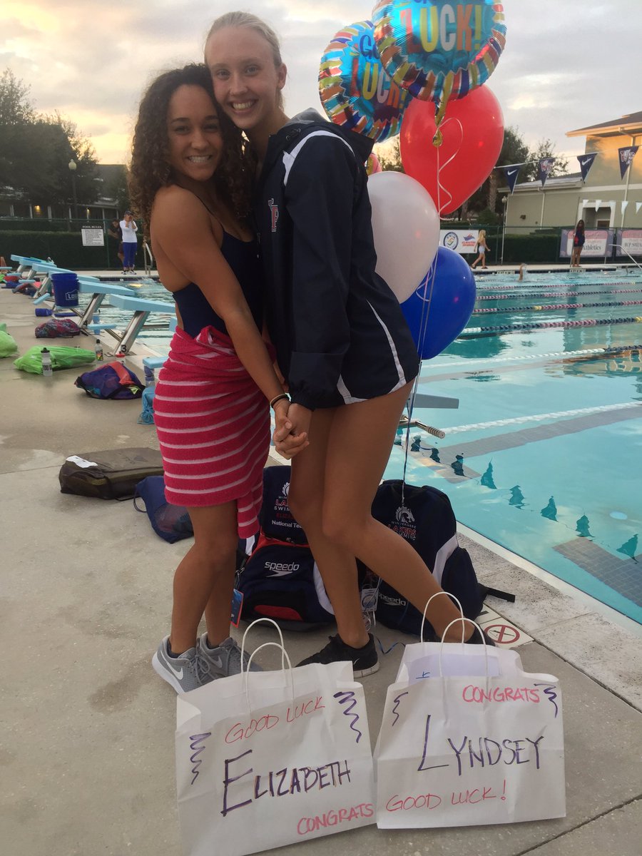 lynds_swims's tweet image. Can't wait to take on Juniors with my girl reppin' my fav team❤️