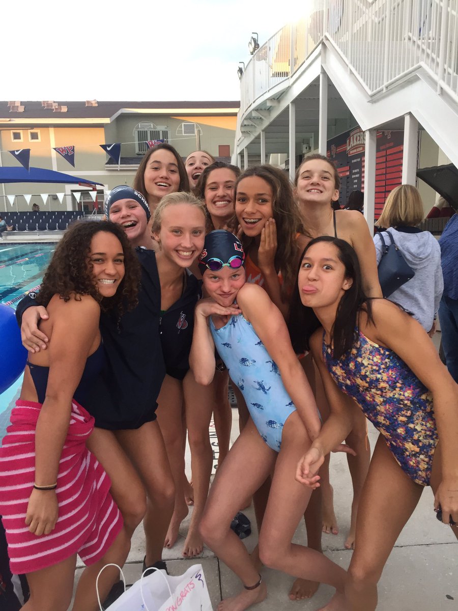 lynds_swims's tweet image. Can't wait to take on Juniors with my girl reppin' my fav team❤️