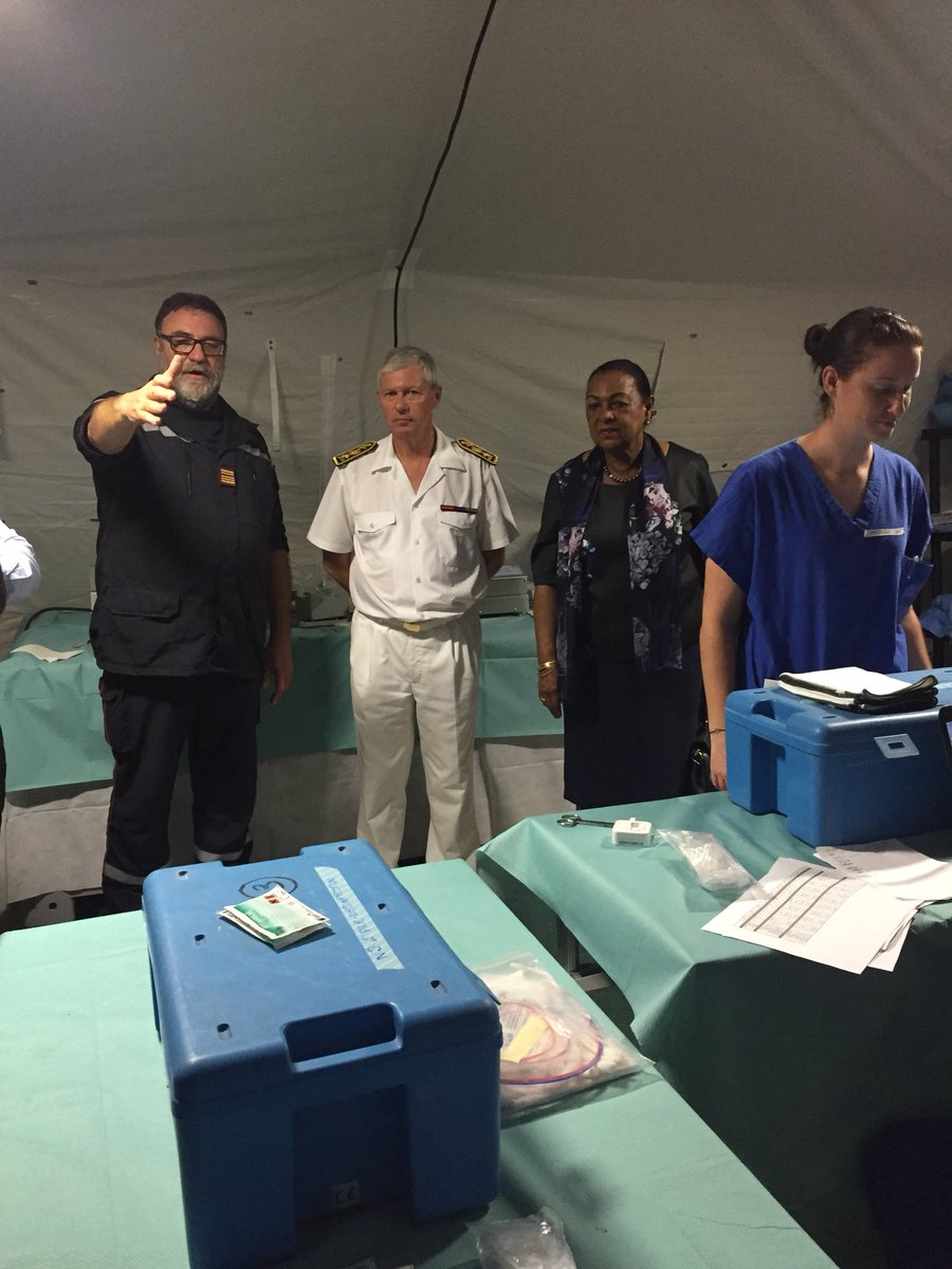 Visite de l’Hopital de campagne <a href="/ESCRIM_FRANCE/">ESCRIM-FRANCE</a> par le <a href="/Prefet971/">Préfet de Guadeloupe</a>, Mme <a href="/JBorelLincertin/">J BOREL-LINCERTIN</a> Présidente du Conseil de Surveillance du CHU et les Parlementaires