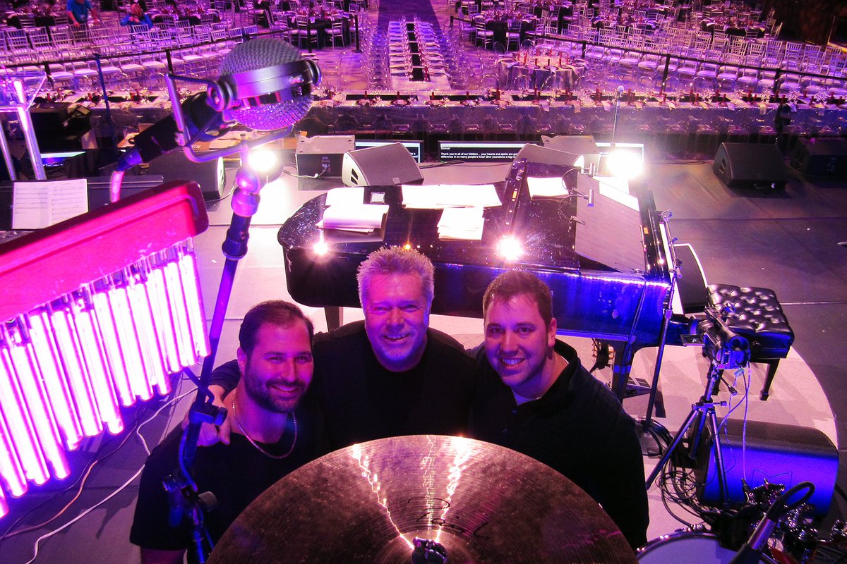 OSACORP's tweet photo. @OSAIntl engineers Carmen Educate &amp; Peter Brennan with @johnjrrobinson, the most recorded drummer in history! On this event OSA set up @BlueMicrophones #Dragonfly mics for the drum overheads. The sound quality was superb!
#OSA #OnStage #ProAudio #AVTweeps #DFFCelebrates30 https://t.co/fcE8BFptm5