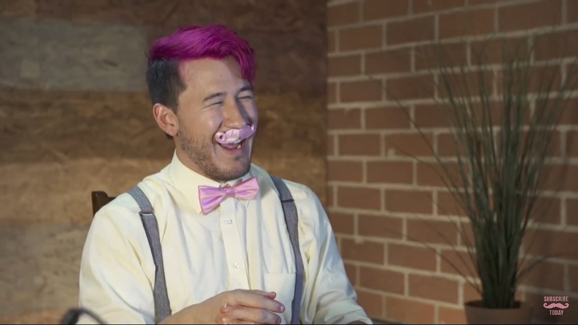 🎀🔫Wilford Warfstache🔫🎀
❔BI
❔Dom/Sub
❔Horny/Kinky
❔Dark side
❔Has a temper
❔Bad past
❔Loves guns
❔Loves cuddles
❔Likes being called daddy 
❔Soft side
❔Might accidentally shoot you
❔Ships W/Chem
❔DM to RP!😉
❔RT/Like? 🖤💖❤️