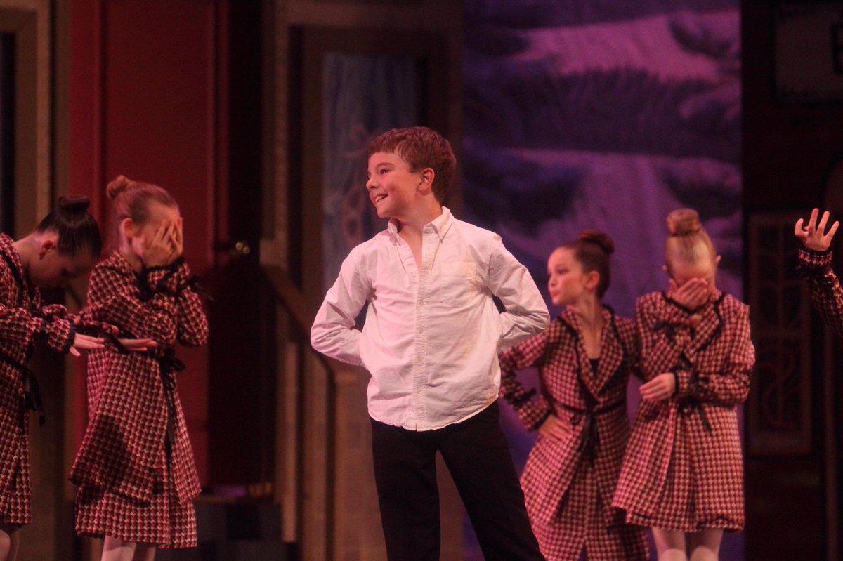 dmpcaz's tweet photo. When bae forgets to buy tickets to your show? Don’t disappoint and see Sylvie’s Holiday Dream 12/9 2pm & 7pm and 12/10 2pm at the Orpheum Theatre. Get tickets at https://t.co/7SeAe33jPH
#shd2017 #dmpc4life Orpheum Theatre - Phoenix https://t.co/LEG75PTG3R