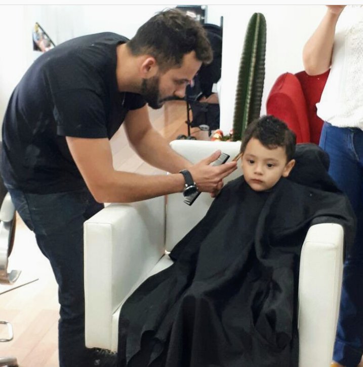 salaorenanrosa's tweet photo. 😍 Quem disse que criança não tem vez aqui no salão ?! Enquanto os pais se cuidam os filhos tb aproveitam 👦😀marque seu horário 💇💅#salaorenanrosa #jardimcamburi #vitóriaes #vix #kids #crianças #cabelos #salaodebeleza #capixabadagema #capixaba https://t.co/l2IskvQszR
