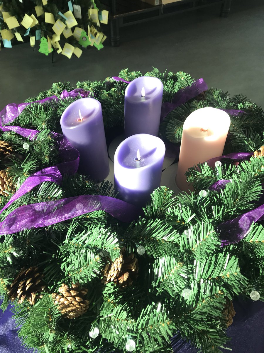 ExperienceEC's tweet image. Beautiful Advent wreath in our entryway where we gather in prayer. #FirstweekofAdvent