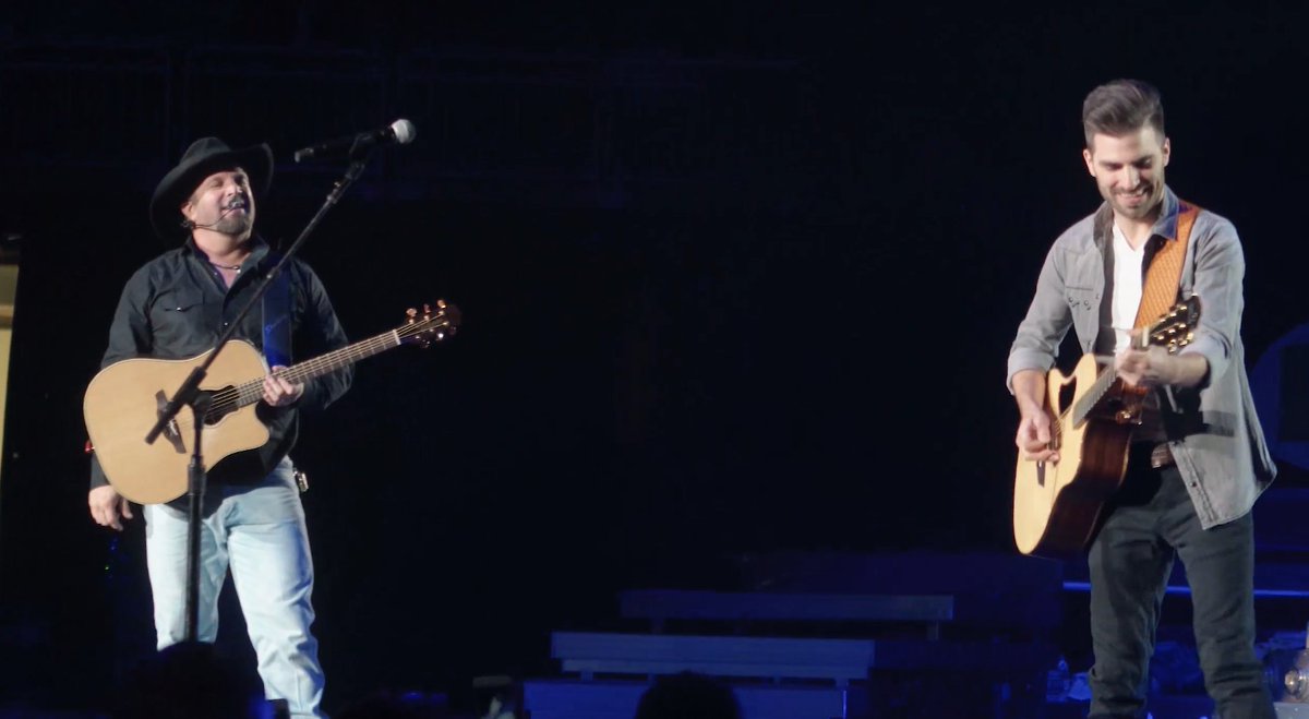 garthbrooks's tweet image. A week of #1s and this guy’s FIRST! Congratulations @mitch_rossell!!! #AskMeHowIKnow love, g 

Watch #StudioG here: bit.ly/2nsUR8v