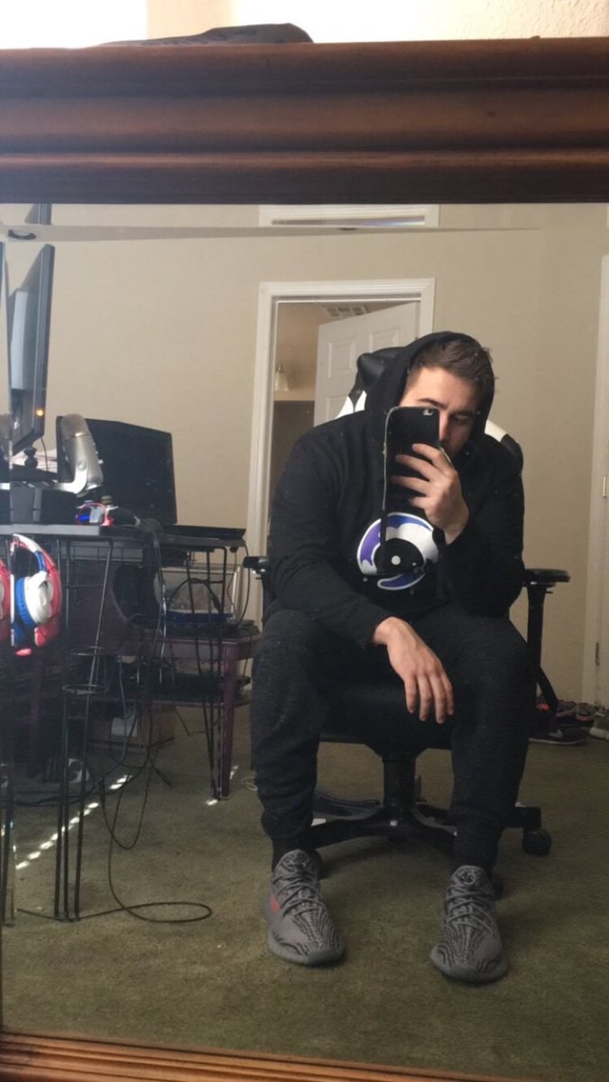 overtflow's tweet photo. schemin up 👀 https://t.co/71eSSsYCD6