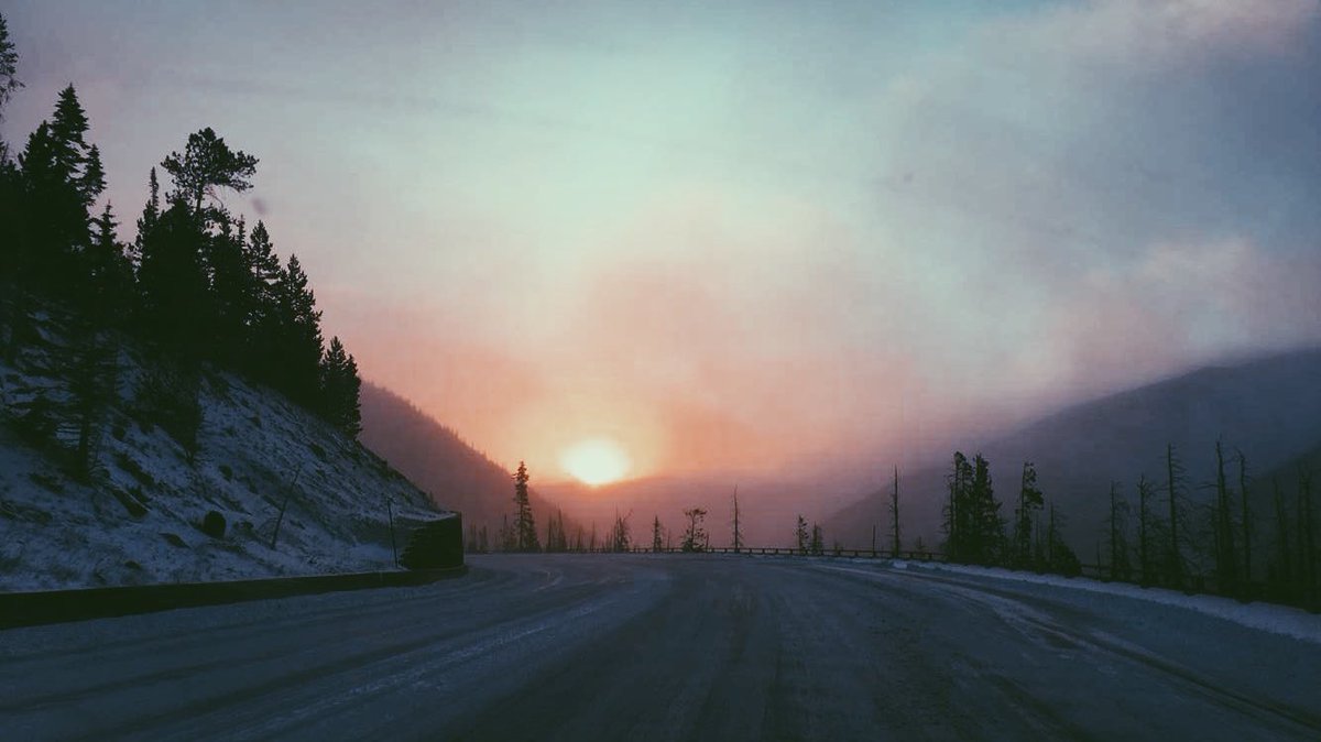srherrington's tweet photo. Snowy mountains in the morning 💙❄️⛄️🌄 https://t.co/eQkV1tSn8l