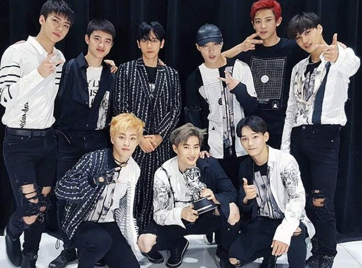 jelexooo's tweet photo. The only 9 men i need 😤❤. #EXO
#나의_2017년은_이녀석에게_바쳤다
@weareoneEXO https://t.co/QSyply8lgk