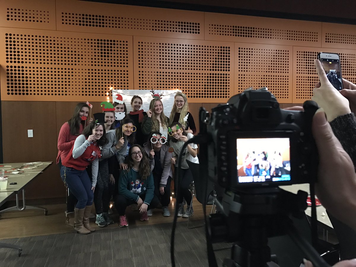 H2Pkaleigh's tweet photo. Gingerbread houses, photo booth, Christmas sweaters, hot chocolate and even a fire at the SWE Holiday party!! 😊 #mypittstory https://t.co/nzvwDAtYIy