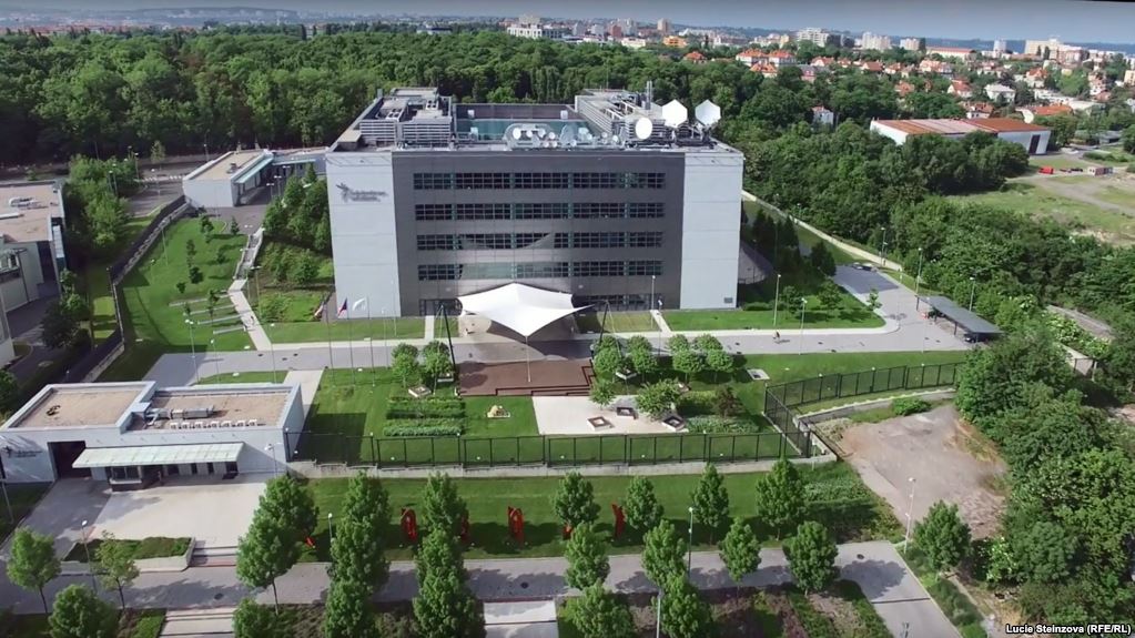 View image on Twitter